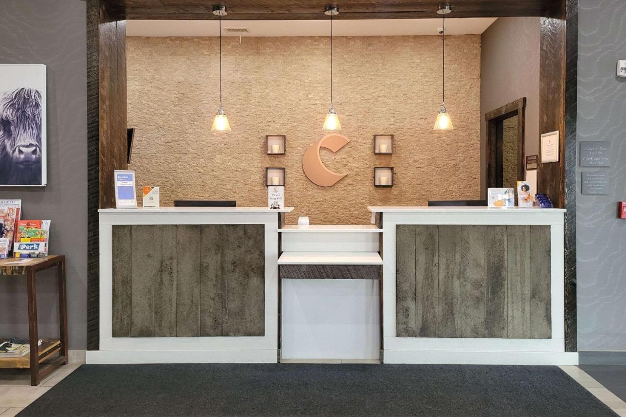 Comfort Inn & Suites North Battleford Esterno foto
