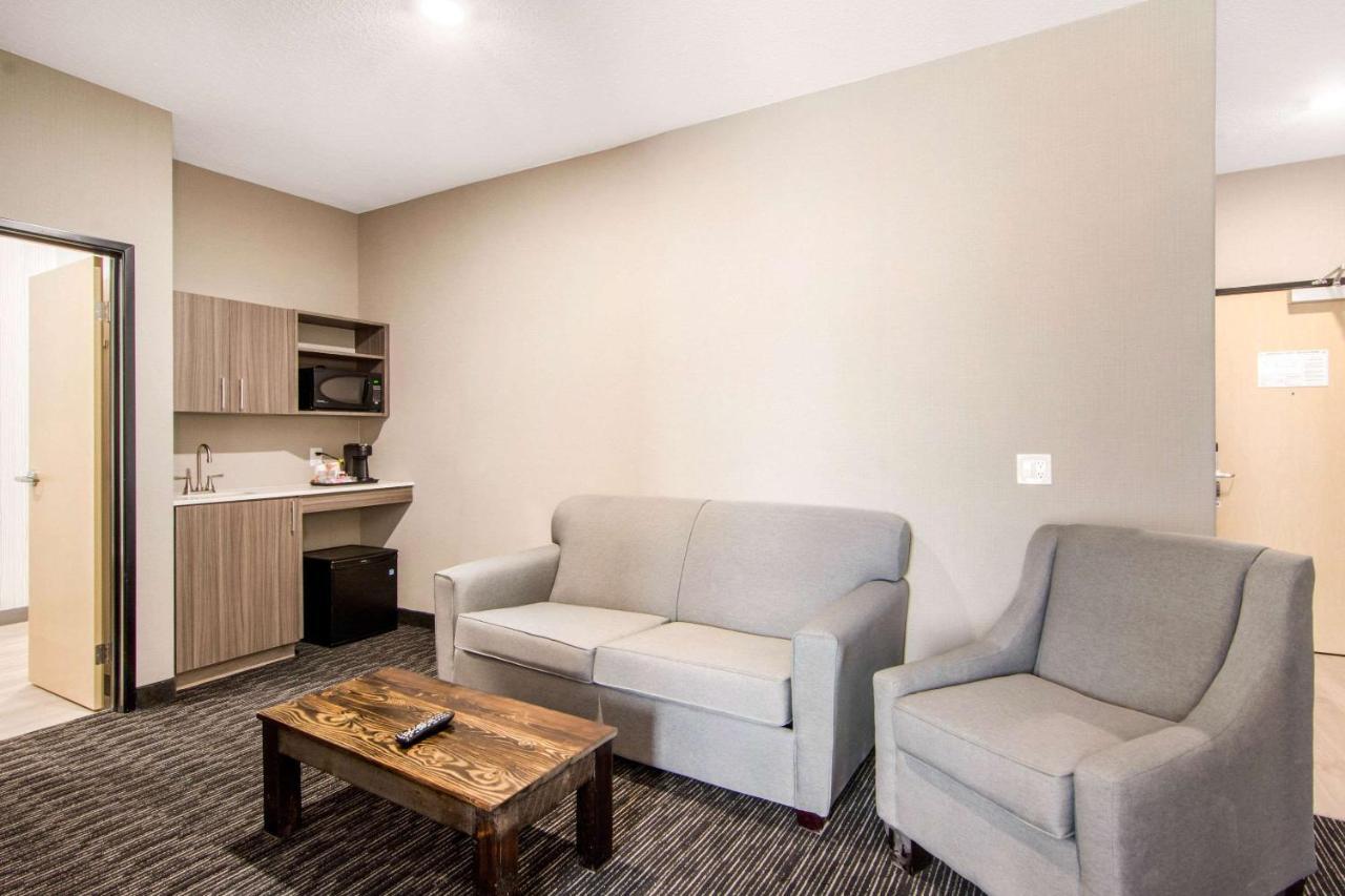 Comfort Inn & Suites North Battleford Esterno foto