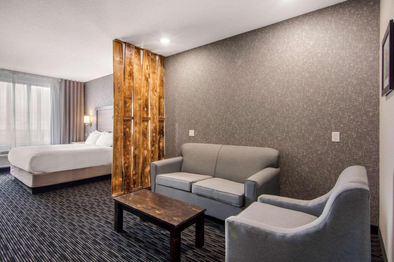 Comfort Inn & Suites North Battleford Esterno foto