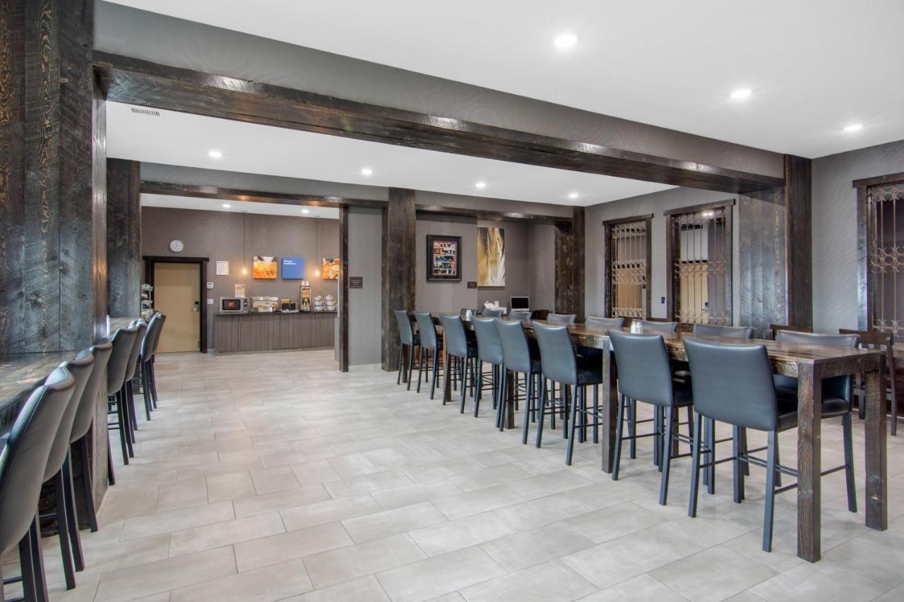 Comfort Inn & Suites North Battleford Esterno foto
