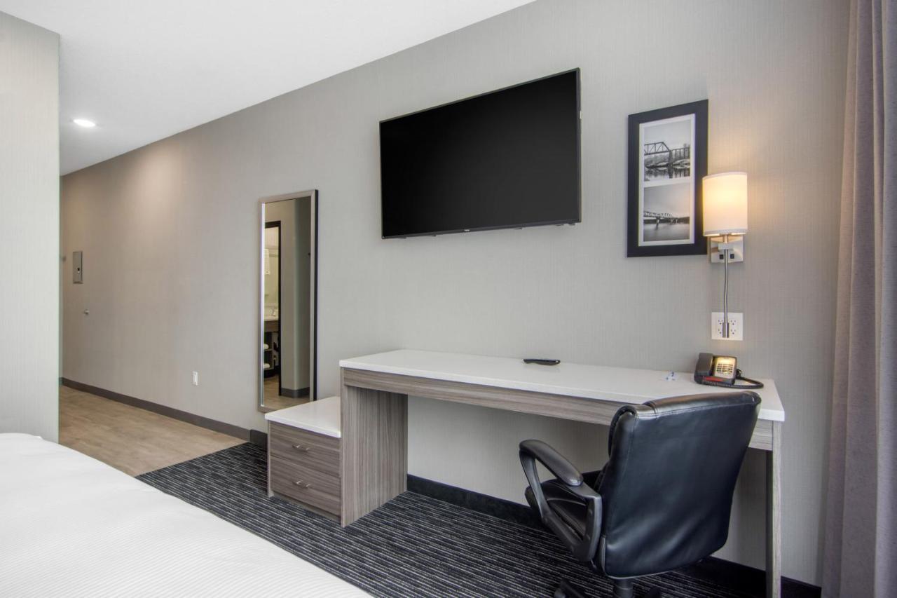 Comfort Inn & Suites North Battleford Esterno foto