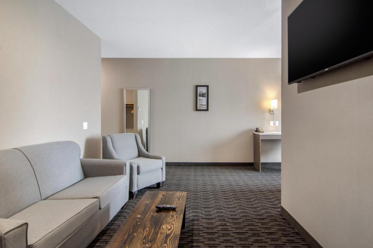 Comfort Inn & Suites North Battleford Esterno foto