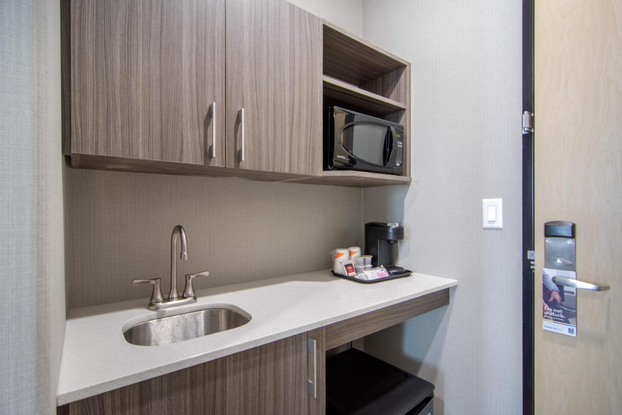 Comfort Inn & Suites North Battleford Esterno foto