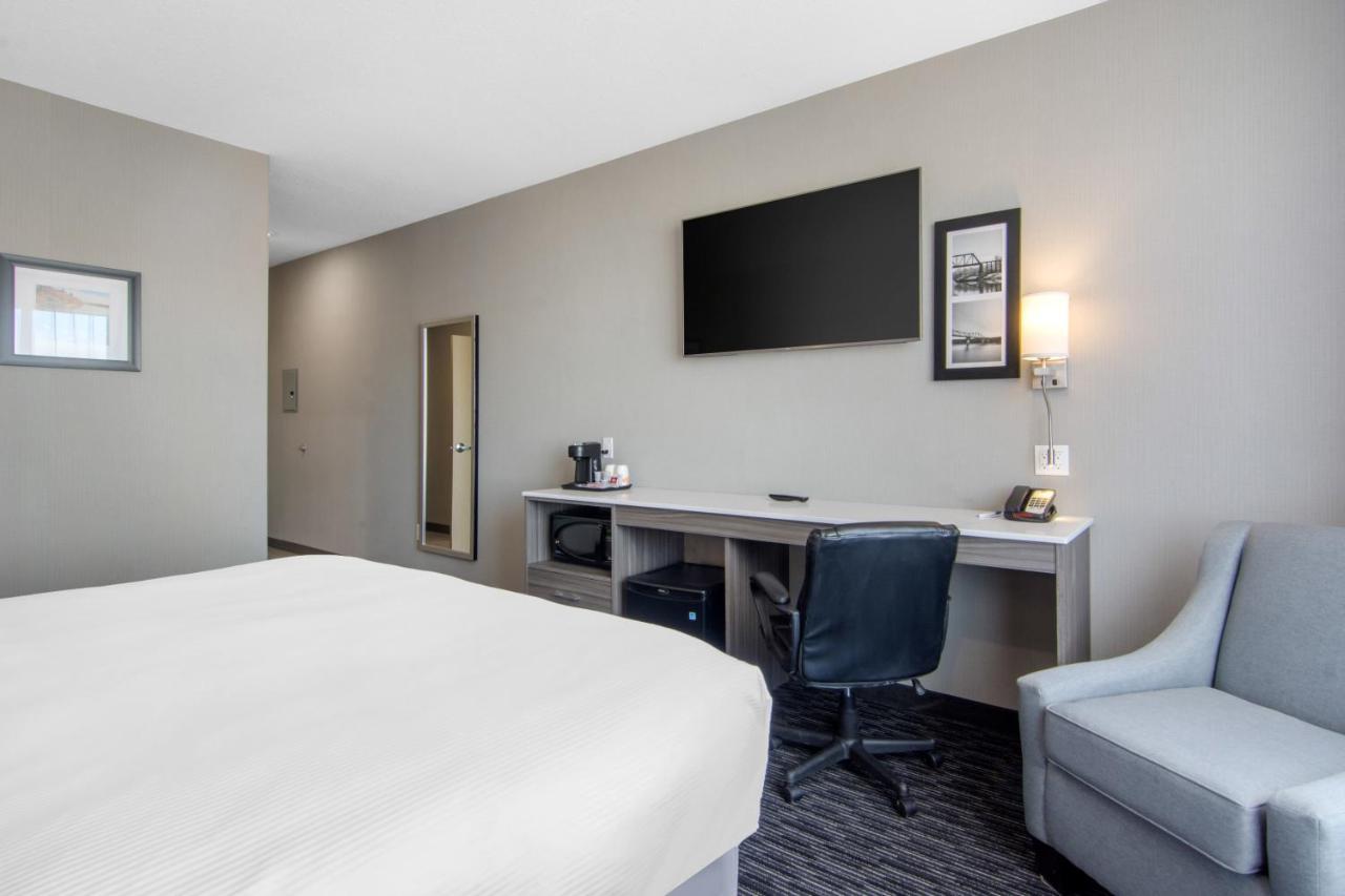 Comfort Inn & Suites North Battleford Esterno foto