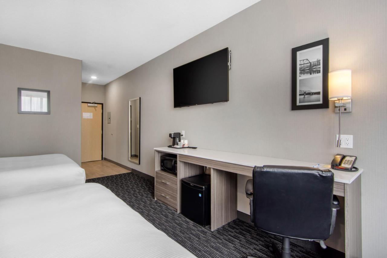 Comfort Inn & Suites North Battleford Esterno foto