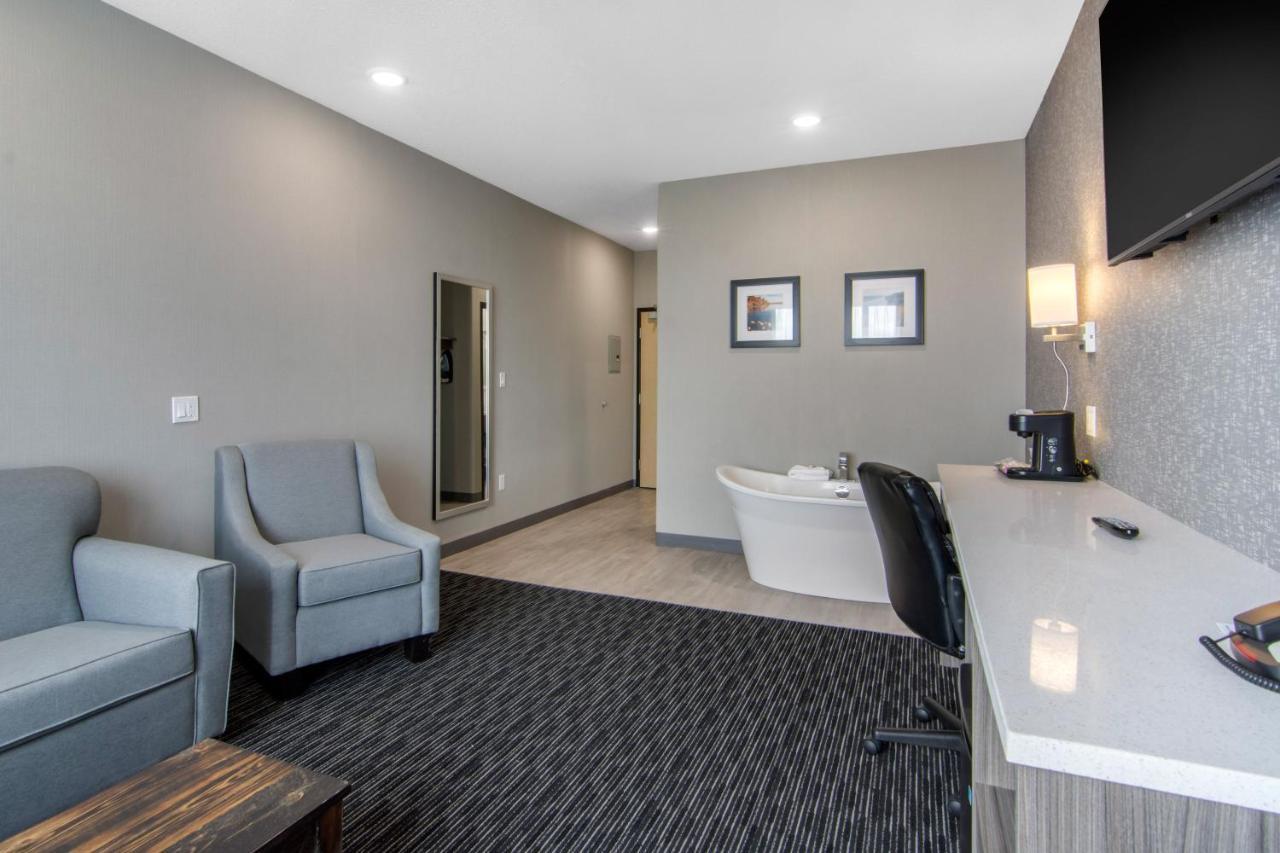 Comfort Inn & Suites North Battleford Esterno foto