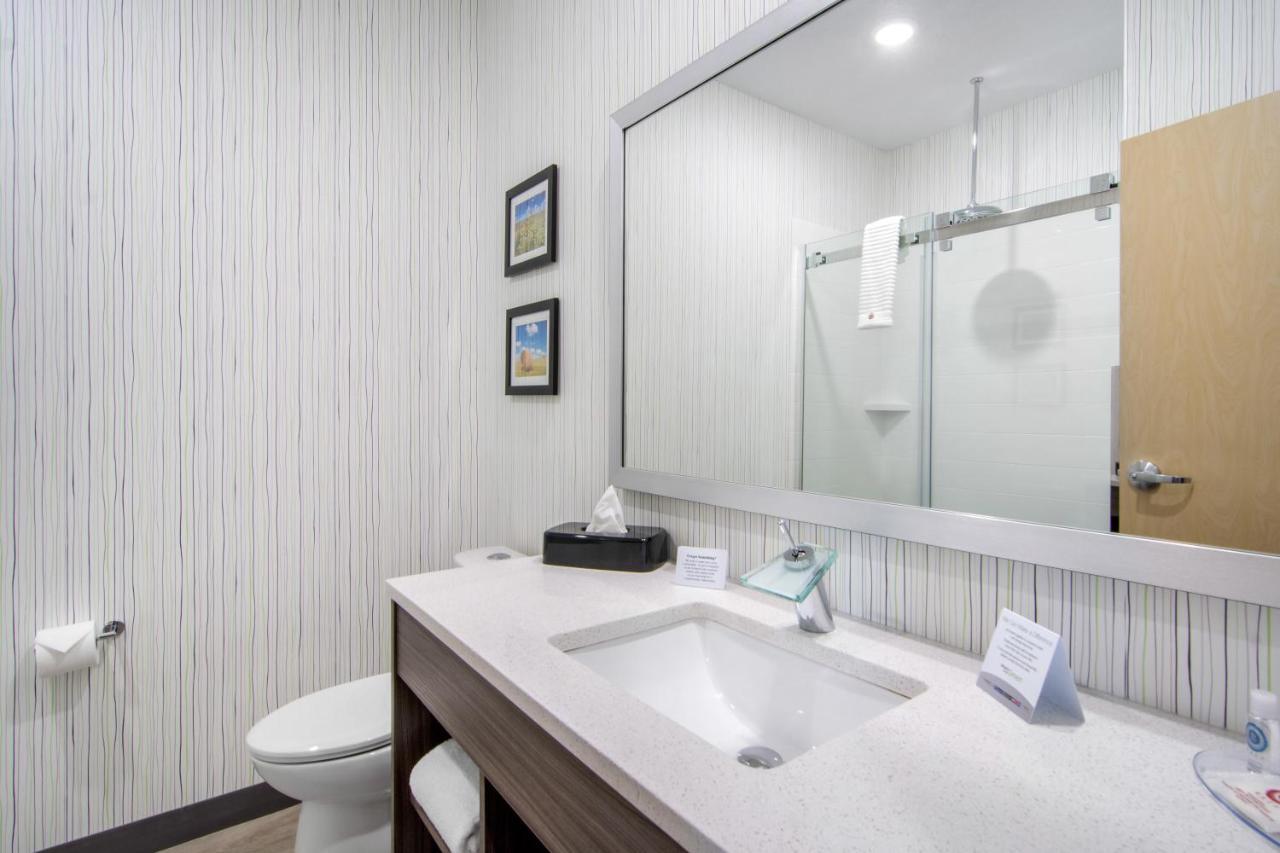 Comfort Inn & Suites North Battleford Esterno foto