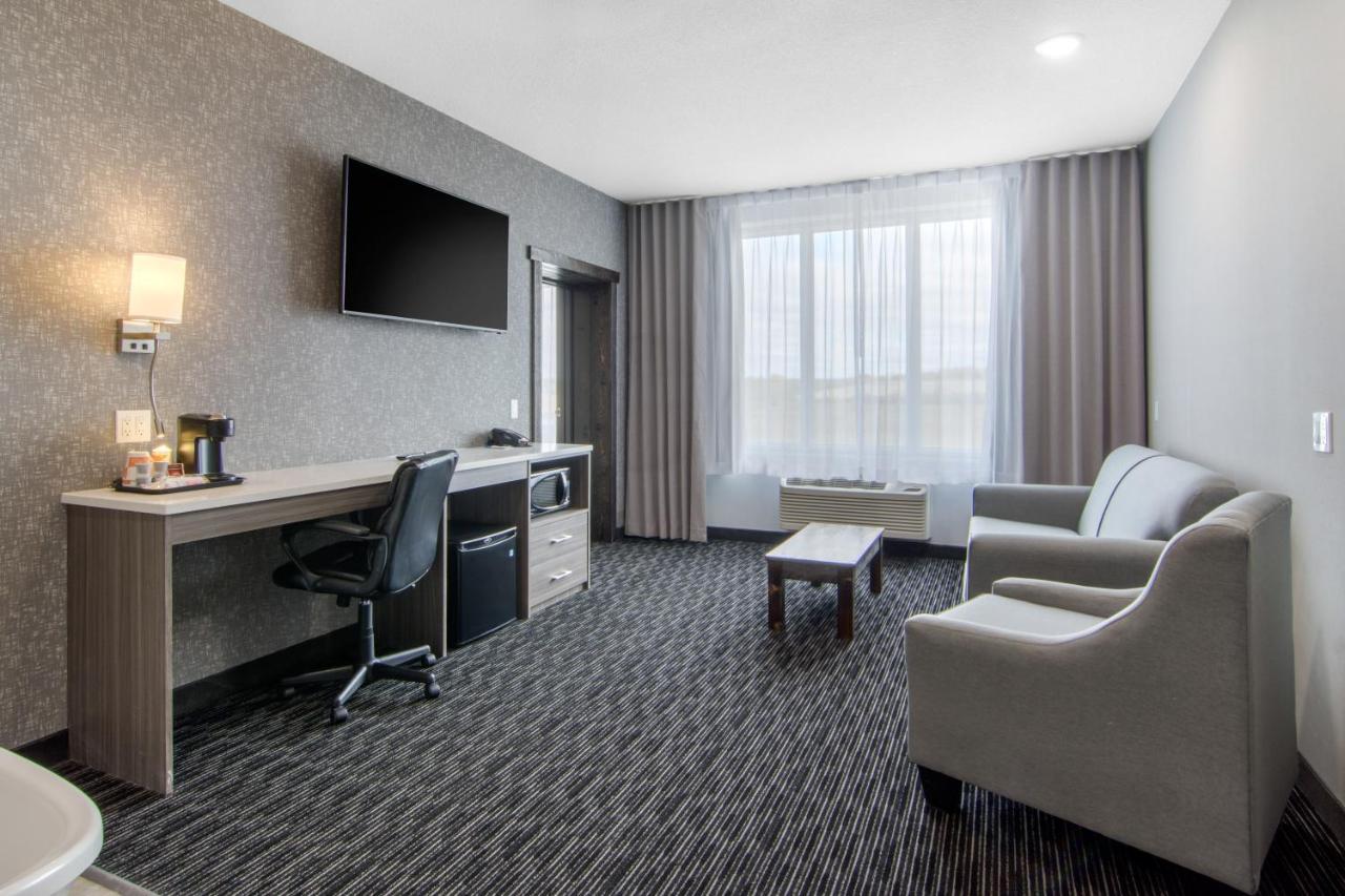 Comfort Inn & Suites North Battleford Esterno foto